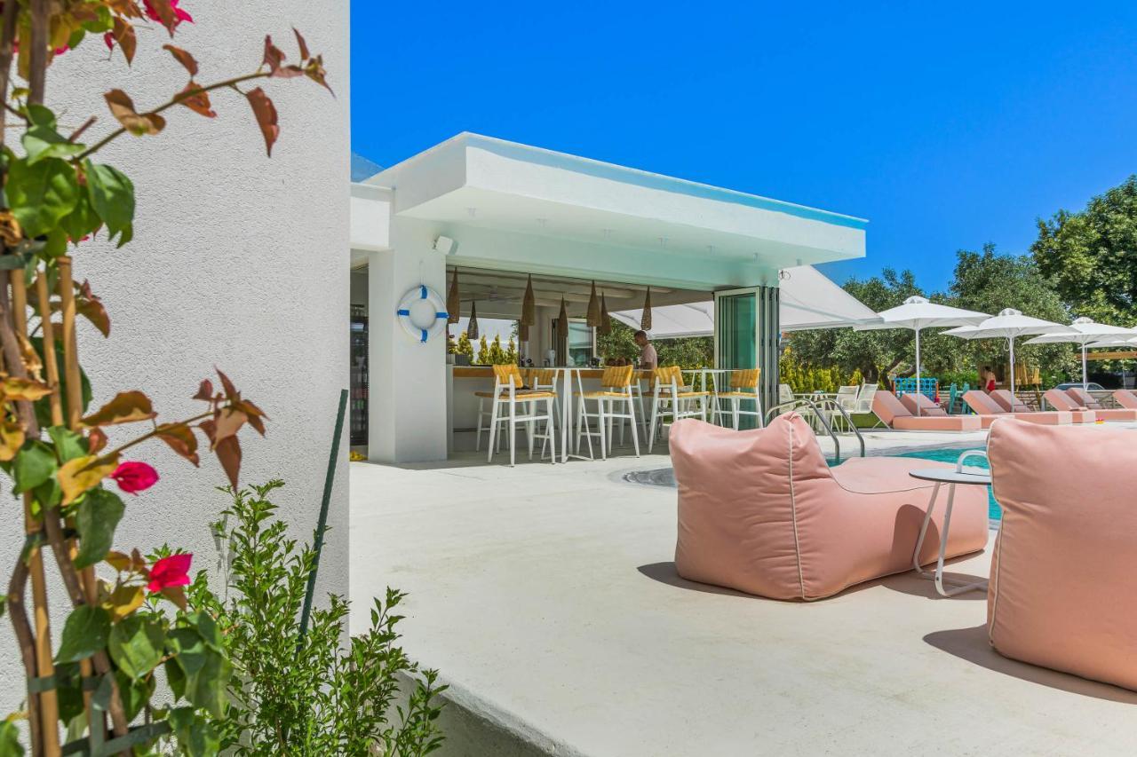 Cocoοns Luxury Suites & Villas Fourka Exterior photo